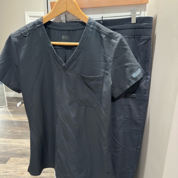 Med Couture Gray Scrub Set Size S - Picture 1 of 1